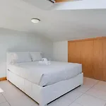 Duplex By Madeira Daire