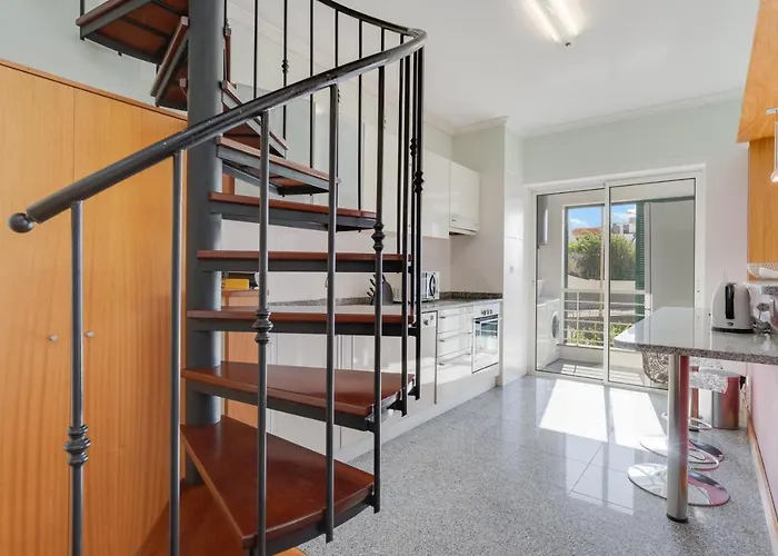 Duplex By Madeira Daire